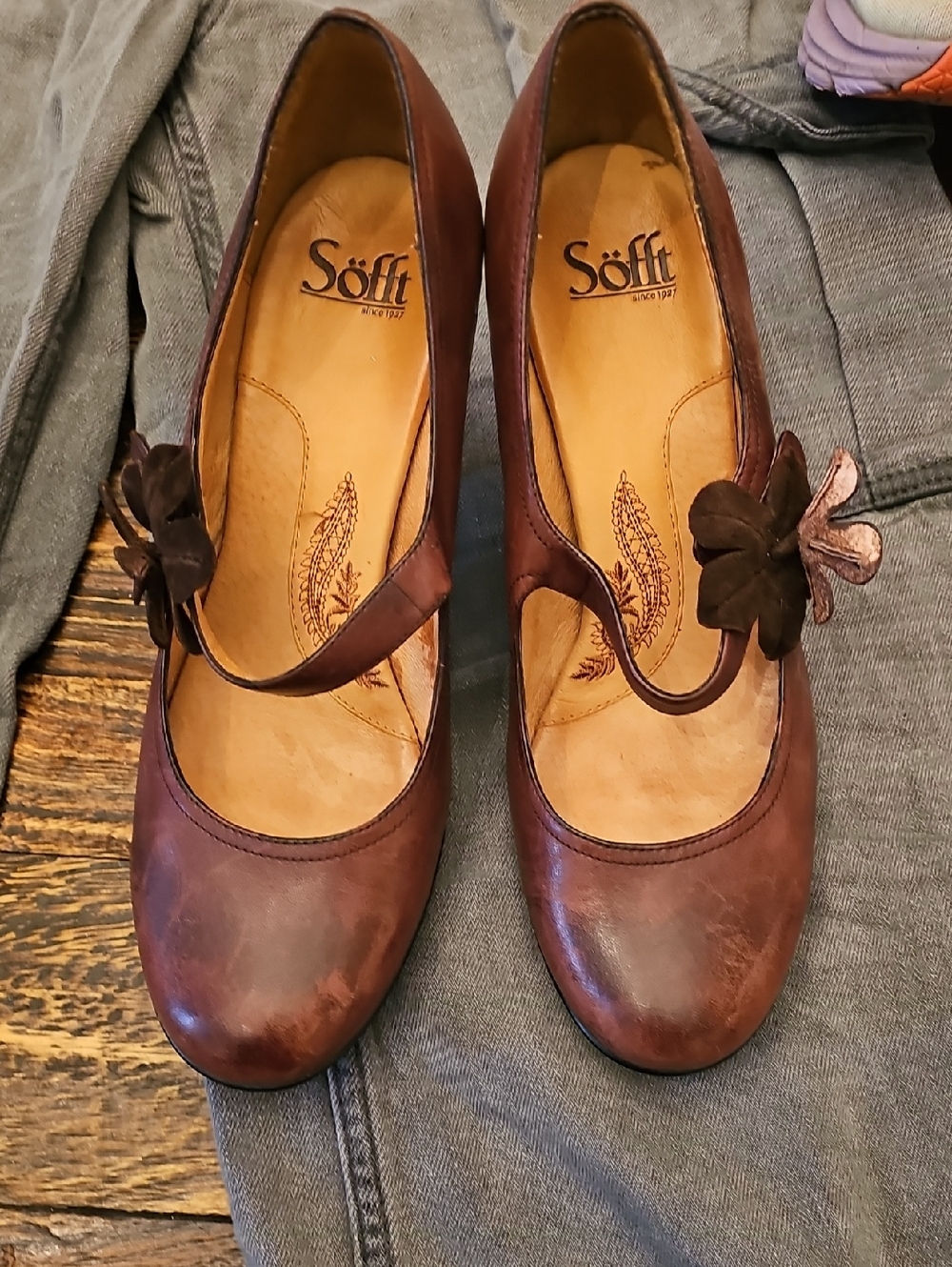 Brown Leather Mary Jane Pumps with Flower Accent By SOFFT gorgeous 10